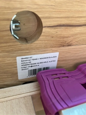 Bettgestell mit Lattenrost Bild 4