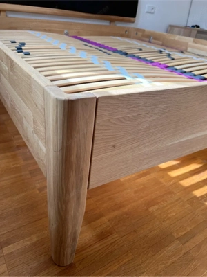 Bettgestell mit Lattenrost Bild 5