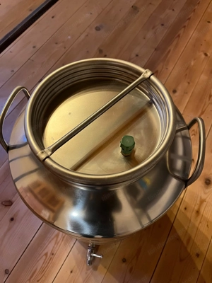 Edelstahlkannen 50L, 1 A - Zustand, Ideal zur Aufbewarung von Hochprozentigem.