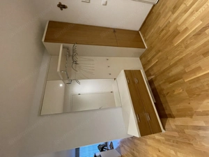 Garderobe mit Eiche-Elementen Bild 3
