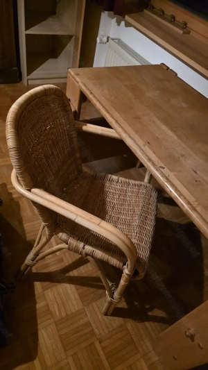 Massiver Holztisch   Schreibtisch + Rattanstuhl   ausziehbar