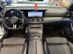 Mercedes-Benz E 220 Bild 13