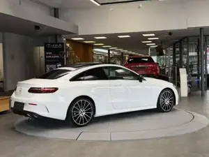 Mercedes-Benz E 220 Bild 5