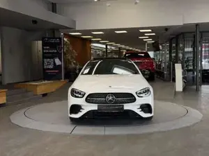 Mercedes-Benz E 220 Bild 2