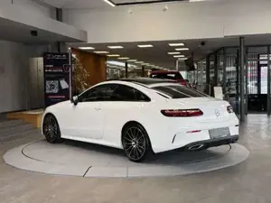 Mercedes-Benz E 220 Bild 7