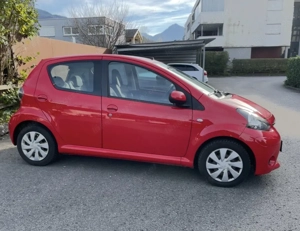 Toyota Aygo, 5türer, Klima, Pickerl bis 12 26, 2fach Bereifung  Bild 3