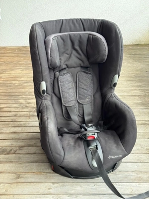 Maxi Cosi Kindersitz Axiss schwarz
