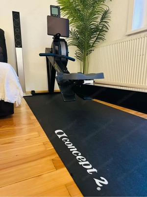 Concept2 RowErg Rudergerät (PM5) inkl. Matte & Tablethalterung   neuwertig Bild 2
