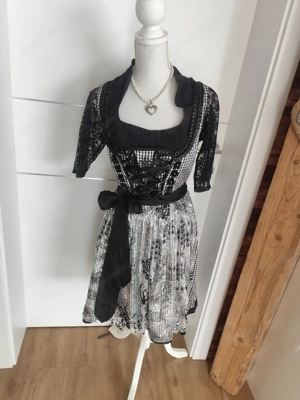Dirndl.... Bild 3