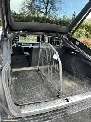 Kofferraum Audi sportback e-tron & Q8 e-tron Hundegitter & Trenngitter Bild 5