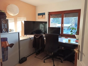 Gartenwohnung mit EFH-Charakter | 200 m  Südgarten mit Pool | großer Keller | 35 m   Garage | Privat Bild 7