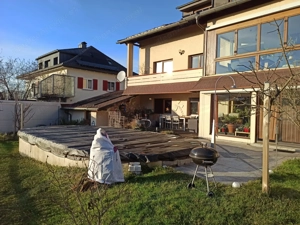 Gartenwohnung mit EFH-Charakter | 200 m  Südgarten mit Pool | großer Keller | 35 m   Garage | Privat Bild 2