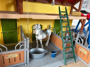 Schleich Pferdestall Bild 4