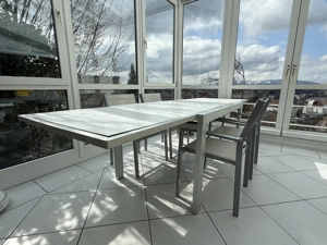 Auziehbarer Terrassentisch mit 4 Stühlen Bild 4