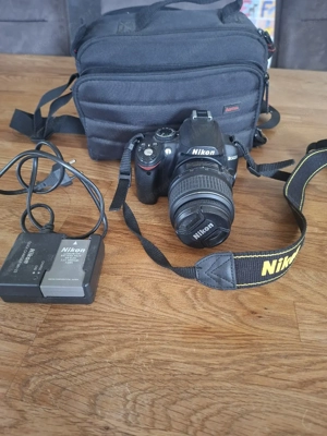 Nikon D3000 Spiegelreflex Kamera Bild 2