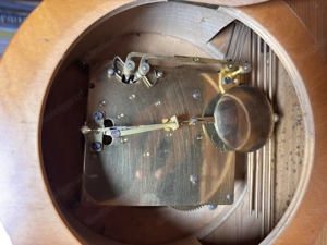 massive alte Uhr mit leichtem Makel - Hersteller Gröblinger Bild 3