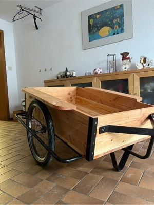 Antiker Holzfahrradanhänger neu gemacht Bild 2