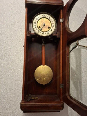 Antike Wanduhr Bild 2