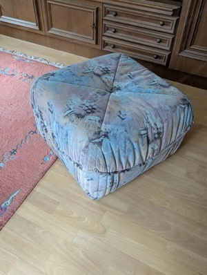 Couch und Hocker Bild 3