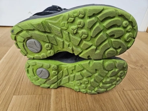 Hausschuhe von Giesswein, Keen Sandalen, Lowa Wanderschuhe für Kinder Bild 4