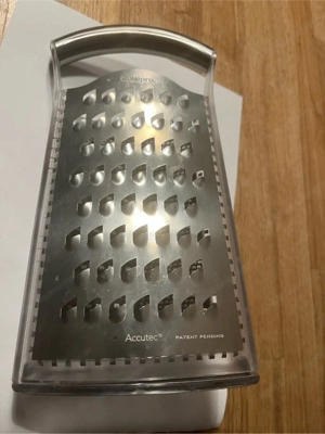 Cuisipro Accutec Küchenreibe mit Auffangbehälter für käse, Gemüse, Schokolade etc Bild 3