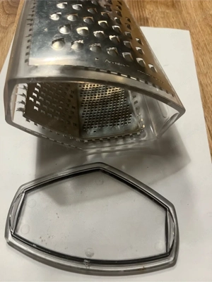 Cuisipro Accutec Küchenreibe mit Auffangbehälter für käse, Gemüse, Schokolade etc Bild 2