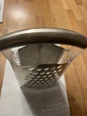 Cuisipro Accutec Küchenreibe mit Auffangbehälter für käse, Gemüse, Schokolade etc Bild 4