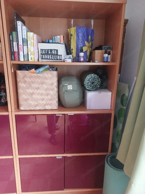 ikea Regal mit roten Türen, büromöbel