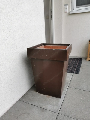 2 Grosse Blumentöpfe Bild 2