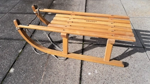 Holzschlitten