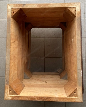 Tisch aus Vollholz Bild 4