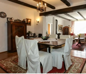 Tisch aus Vollholz Bild 2