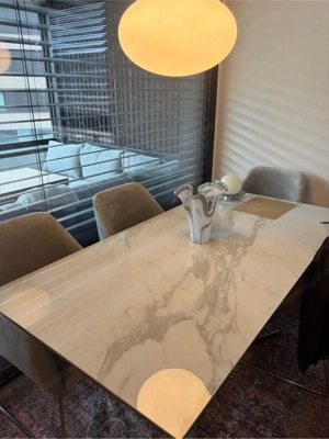 Esstisch in Marmoroptik 350  VB Bild 2