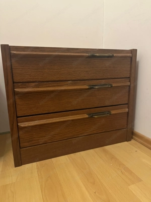 2 schöne Nachtkästchen   Nachttische - Eiche furniert - 3 Schubladen - sehr stabil Bild 3