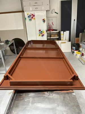 Großer Tisch aus amerikanischer Nuss