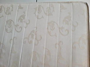 Matratze mit Überzug zu verschenken Bild 4