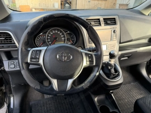 Toyota Verso-S Bild 7