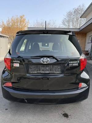 Toyota Verso-S Bild 3