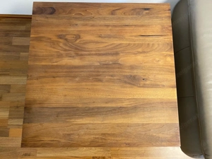Moderner Couchtisch mit Holzplatte Bild 4