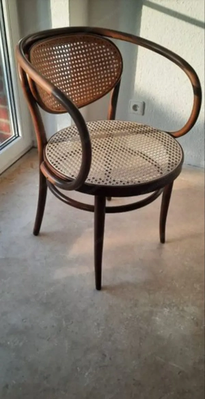Thonet Tischt mit zwei stühlen 210 R Bild 3