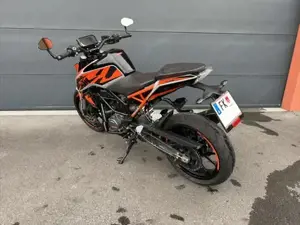 KTM Duke 125 - Naked Bike Bild 4