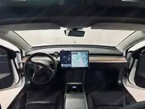 Tesla Model 3 Long Range Bild 5