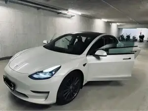 Tesla Model 3 Long Range Bild 6
