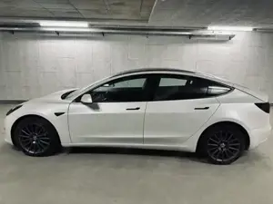 Tesla Model 3 Long Range Bild 4