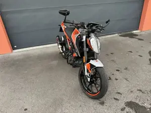 KTM Duke 125 - Naked Bike Bild 5