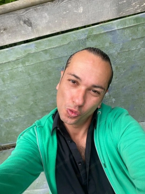 Suche nette aufgeschlossene Dame für eine heiße prickelnde Zeit  Bild 6