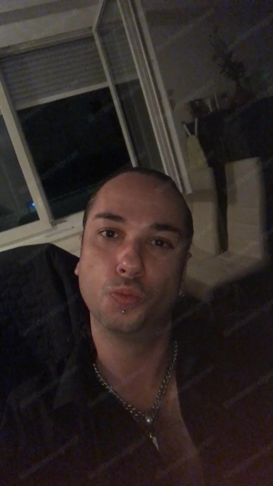 Suche nette aufgeschlossene Dame für eine heiße prickelnde Zeit  Bild 5