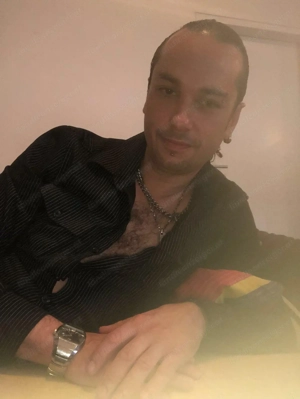 Suche nette aufgeschlossene Dame für eine heiße prickelnde Zeit  Bild 4