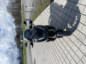Honda ADV 350 Schwarz Bild 3