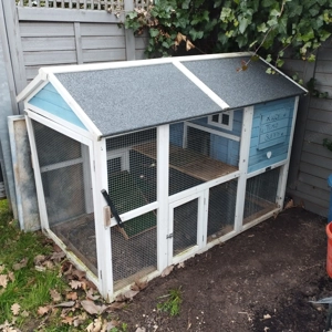 Hasenhaus  Gehege Bild 2